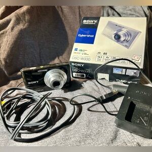 Sony Cyber-shot Digital Camera DSC-W330